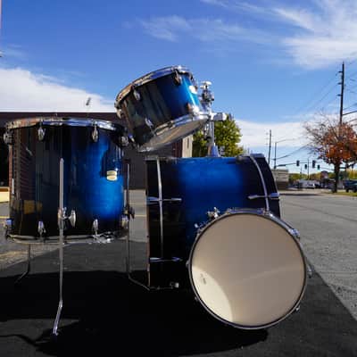 Yamaha Stage Custom Series - Deep Blue Sunburst Lacquer - 5pc Birch 22'' Shell Pack image 2