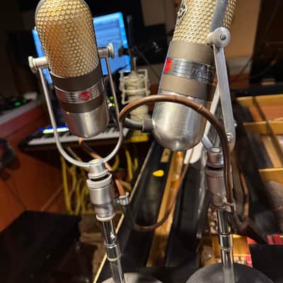 RCA 77-DX Ribbon Microphone Pair 1960s - Silver / Red Badge image 3