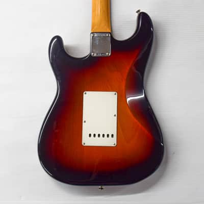Fender American Vintage II '61 Stratocaster - 3-Color Sunburst image 9