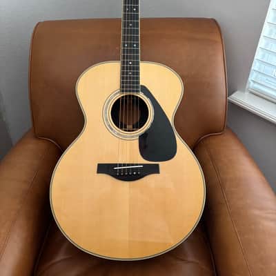 Yamaha LJ16 Medium Jumbo Acoustic Guitar - Natural image 1