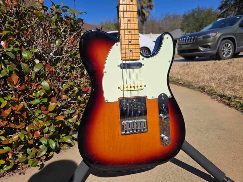 Fender Player Plus Nashville Telecaster with Maple Fretboard 2021 - Present - 3-Color Sunburst