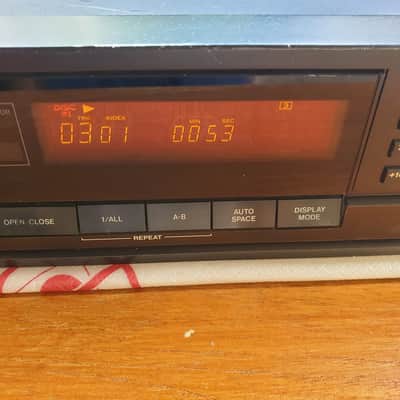 TASCAM CD-401 Mark 1 1990 - Black image 11