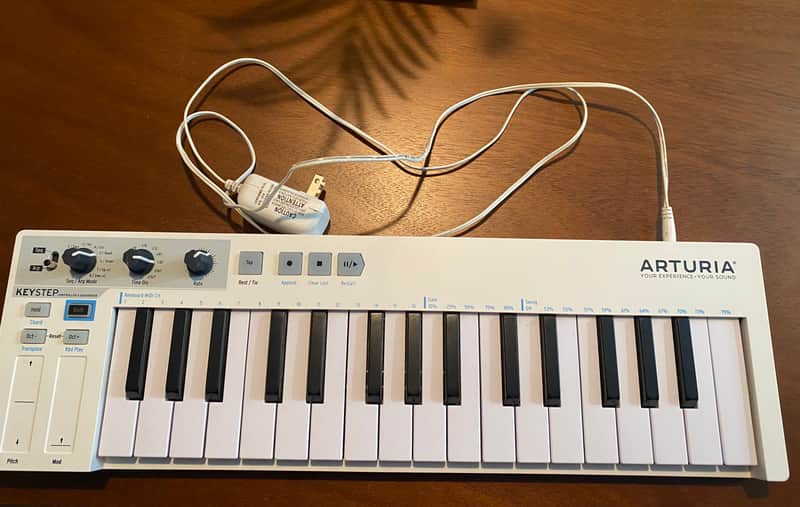 Arturia KeyStep 32-Key MIDI Controller 2017 - 2025 - White image 1