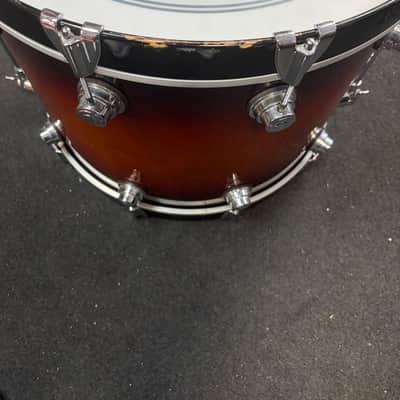 DW Collectors Maple Tobacco Burst LACQUER 18"x22" bass drum - Lacquer image 6