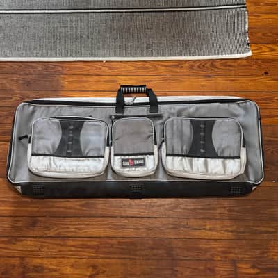 GigSkinz GSK5 61-Key Keyboard Gig Bag w/ Shoulder Strap 42”x12.5”x5” image 2
