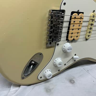Fernandes FST-60 fst60 S-style Guitar image 8