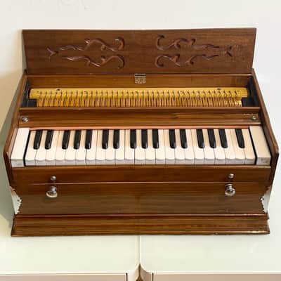 Kartar Music Store Harmonium Simple 2-Stop Wood Hand Pump Organ From Chawri Bazaar New Delhi India image 6