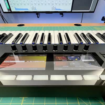 Native Instruments Komplete Kontrol S61 Mk2 2010s - Black image 8