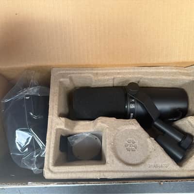 Shure SM7B Cardioid Dynamic Microphone 2001 - Present - Black image 2
