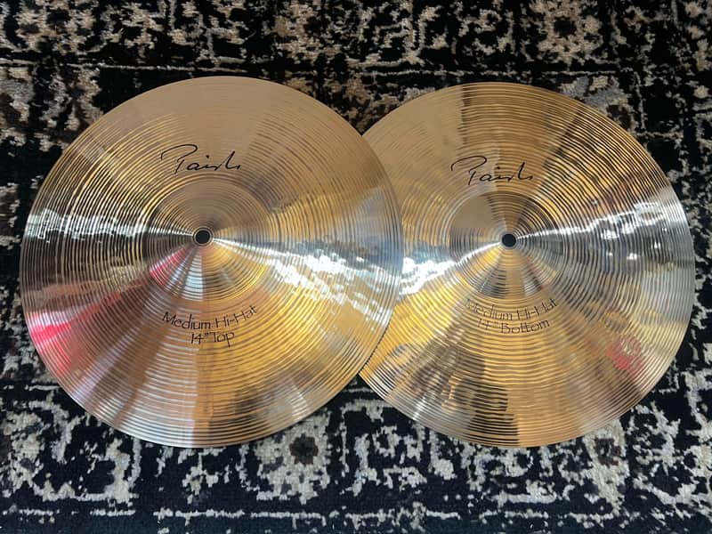 Paiste 14" Signature Medium Hi-Hat Cymbals (Pair) - Traditional image 1