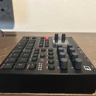 Elektron Syntakt 12 Track Drum Computer & Synthesizer 2022- Present Black image 6