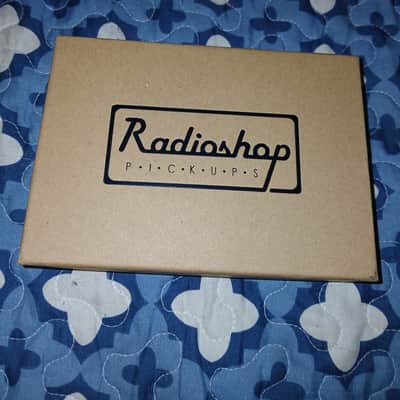 Radioshop Custom Jazz Bass Pickups 42 Gauge Plain Enamel Alnico 5 Closed Covers 10K DCR! image 1