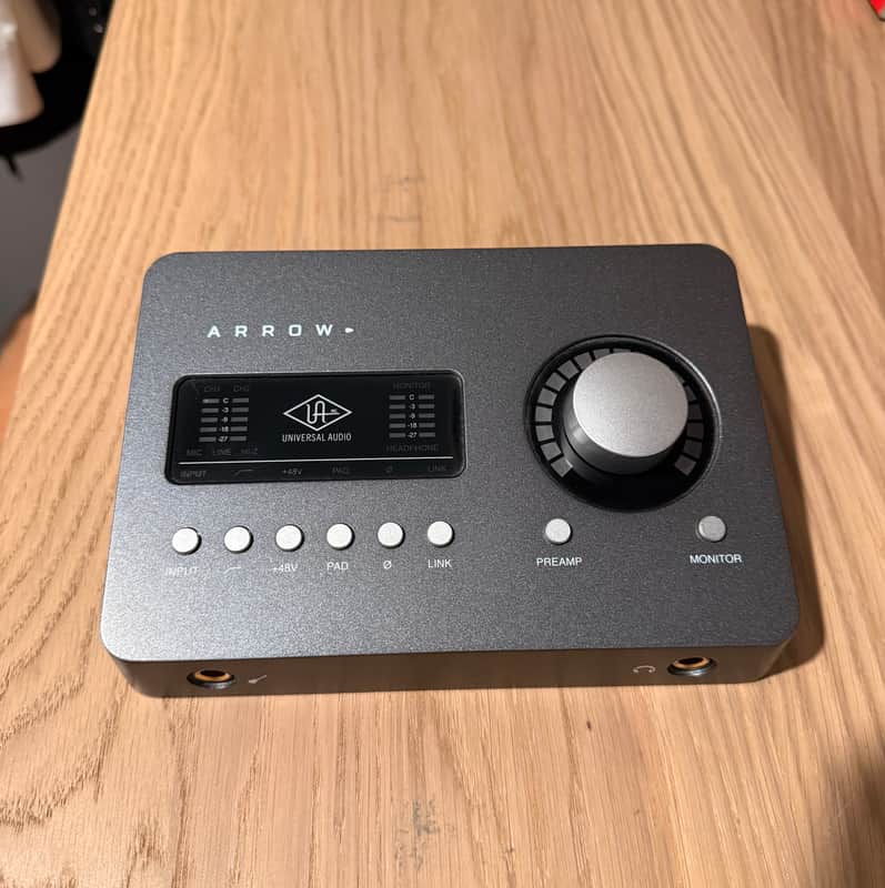 Universal Audio Arrow 2x4 Thunderbolt 3 Interface with Solo DSP