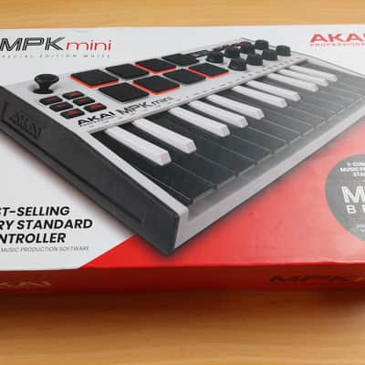 Akai MPK mini 2021 - Special Edition White