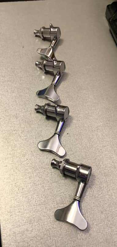 4x Unbranded tuning keys for bass guitar In great shape image 1