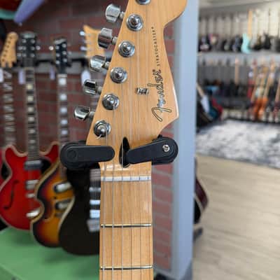 Fender Player Stratocaster with Maple Fretboard 2023 - 2024 - Candy Apple Red image 6