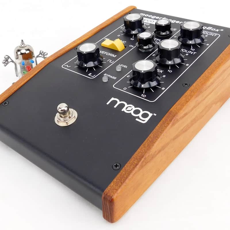 2004 Moog Moog Moogerfooger MF-107 FreqBox Synthesizer Pedal +…