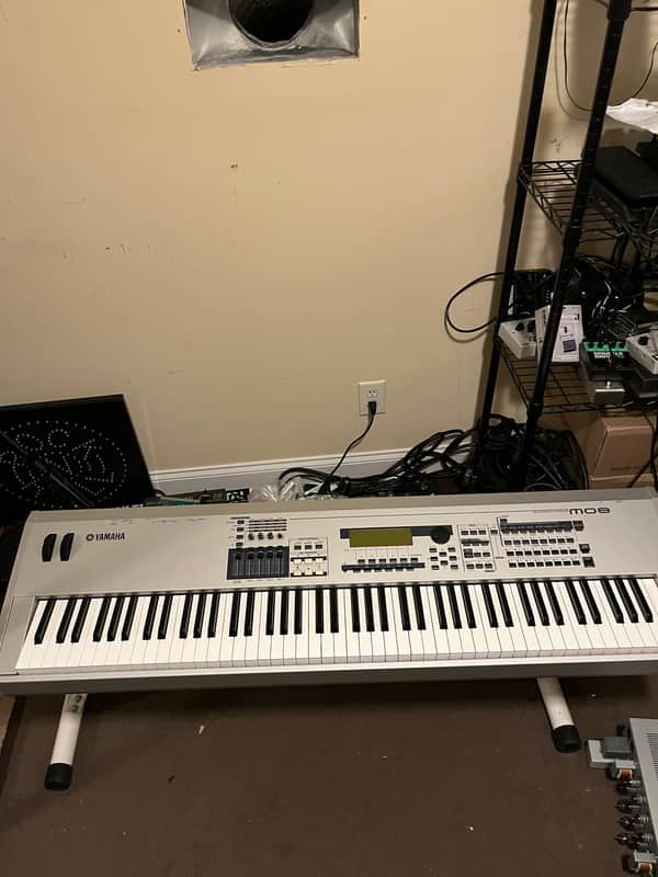 Yamaha MO 8 Production Synthesizer 2000s - Gray image 1