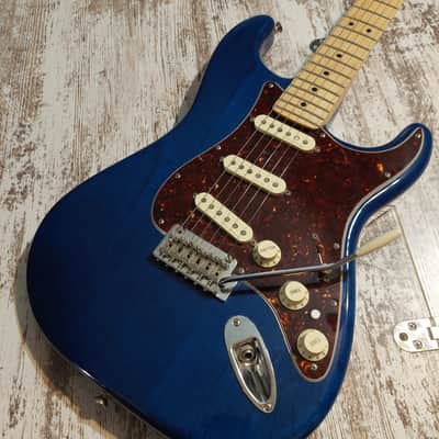 FENDER DELUXE PLAYERS STRAT (Made in Mexico) electric guitars for