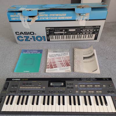 Casio CZ-101 49-Key Synthesizer 1985 - 1988 - Black