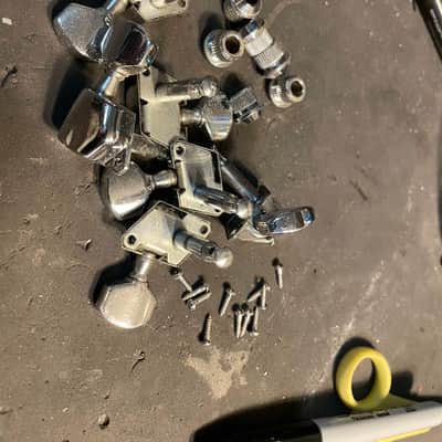 Yamaha 6 inline 80,90 - original tuners for electric guitar image 1