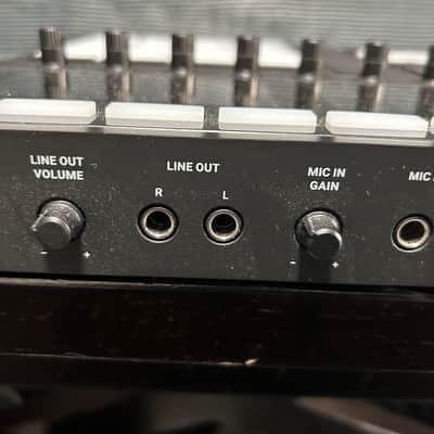 Native Instruments Maschine MKIII 2020swith decksaver- Black image 11