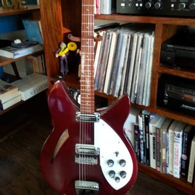 Rickenbacker 330 1966 Burgundyglo image 2