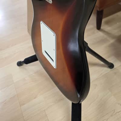 Fender Player Stratocaster Custom Shop Fat 50s BRAND NEW! FSR Limited Special Edition 3 Tone Sunburst Roasted Maple Neck American USA Custom Shop Pickups SSS Strat image 17