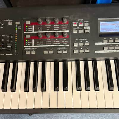 Yamaha MOXF8 88 Key Professional Synthesizer Workstation - Pre Owned *Pickup Only* image 3