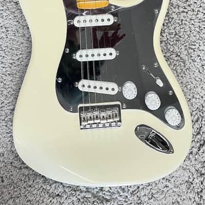 Mint Fender Nile Rodgers Hitmaker Stratocaster, Maple Fingerboard, Olympic White image 6