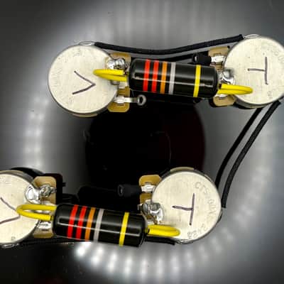 Gibson Les Paul 50s style wiring harness with new Bumblebee 0.022uF paper in oil capacitors and matched set CTS split long shaft 550k pots 5% +/- tolerance image 1