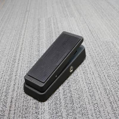 Dunlop GCB95 Cry Baby Wah Guitar Effects Pedal image 2