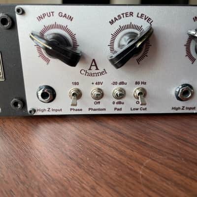 Handcrafted Laboratories Affinity Dual Channel Tube Microphone Preamp w/ VU Meters 240V image 4
