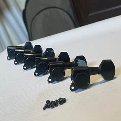 2010's Kramer Pacer Series GOTOH Style 6 In Line RH Tuners Tuning Pegs image 2
