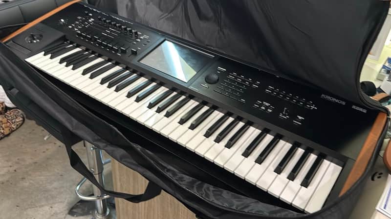 KORG KRONOS 2 61鍵盤 Korg Kronos v2 61 | Reverb
