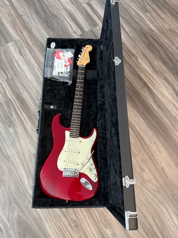Fender American Deluxe Stratocaster with Rosewood Fretboard 2002 - 2003 - Aged Cherry Burst