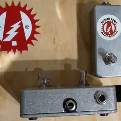Alchemy Audio Modified Electro-Harmonix Freeze Soft Touch Switch LED / Knob Upgrade + External Box image 2