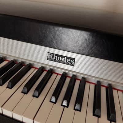 Fender Rhodes Mark I Stage Piano 88-Key Electric Piano 1972 - 1974 - Black Rounded Top image 5