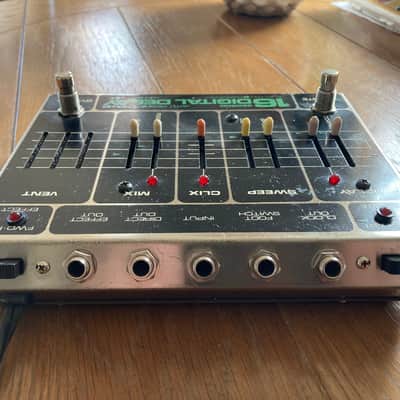 Original Electro Harmonix 16 Second Delay Includes 2 OG Reticon RF5609A Chips image 3