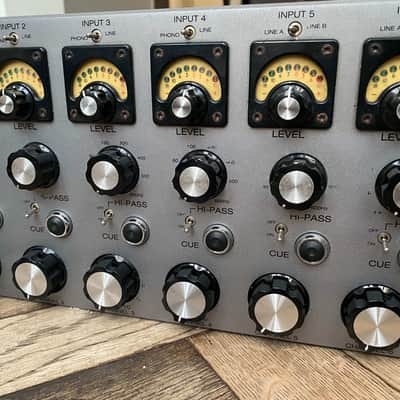 Allen & Heath Allen & Heath XONE V6 Rotary DJ Mixer image 5