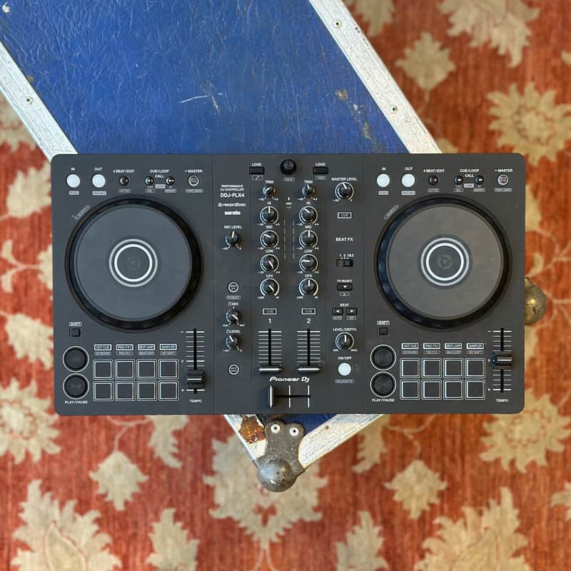 Pioneer DDJ-FLX4 DJ Controller image 1