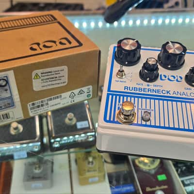 DOD Rubberneck Analog Delay 2017 - White and Blue image 7