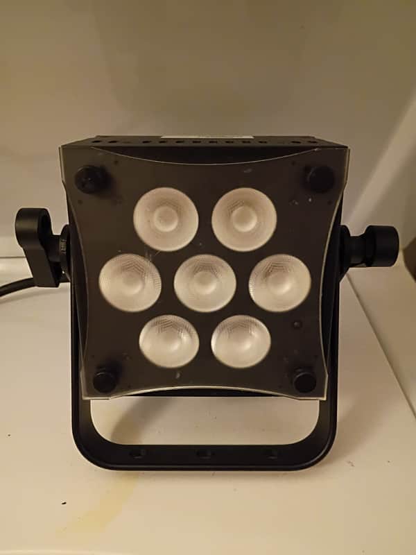 (2) Mega Lites 4039 2026 - Dj equipment, lighting fixtures image 1
