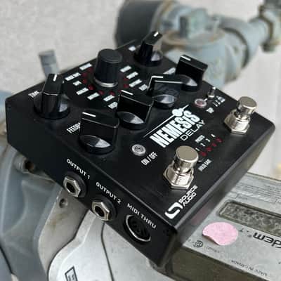Used Source Audio Nemesis Delay Pedal with Original Box and Power Supply image 2