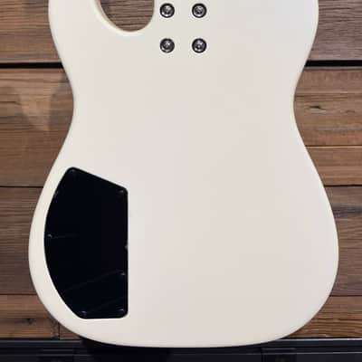 G&L ASAT Semi-Hollow Fretless Bass - Pearl White image 3