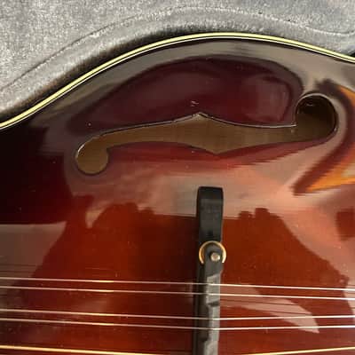Kentucky KM-855 F Style Bluegrass Mandolin 2012 Deluxe Case Lovely Floral Shell Inlay Head and Neck image 2