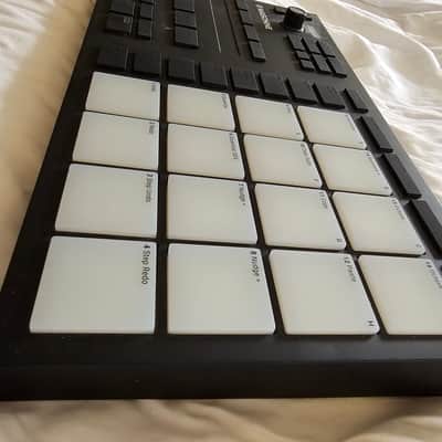 Native Instruments Maschine Mikro MKIII 2017 - Black image 3