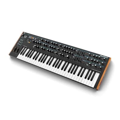 Novation SUMMIT 16 Voice 61 Key Synthesizer