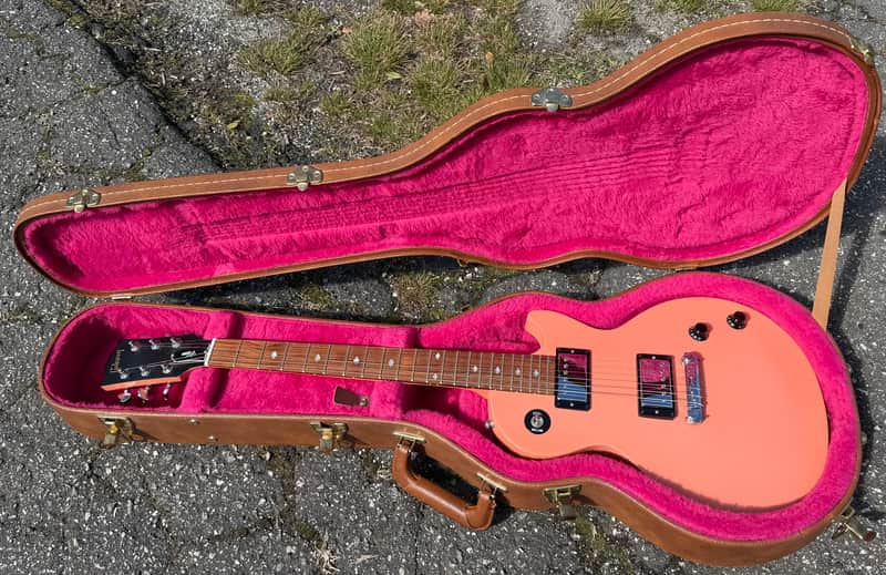 2007 Gibson Limited Edition Les Paul Vixen W/OHSC Coral Pink