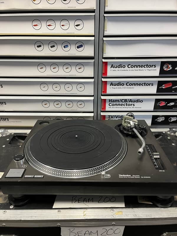Technics SL 1210 MK II Turntable